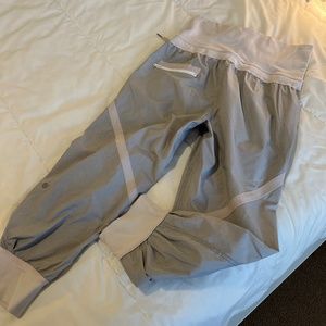 Lululemon cropped pants